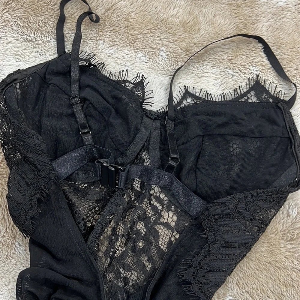 Bardot Britney Bodysuit in Black - Picture 9 of 9